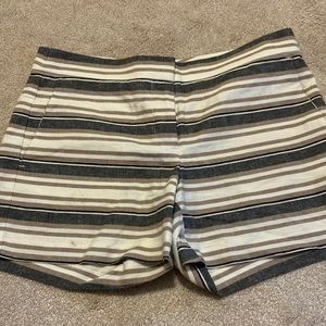 Stripe Ann Taylor shorts neutral pallete size 2 cute for summer
